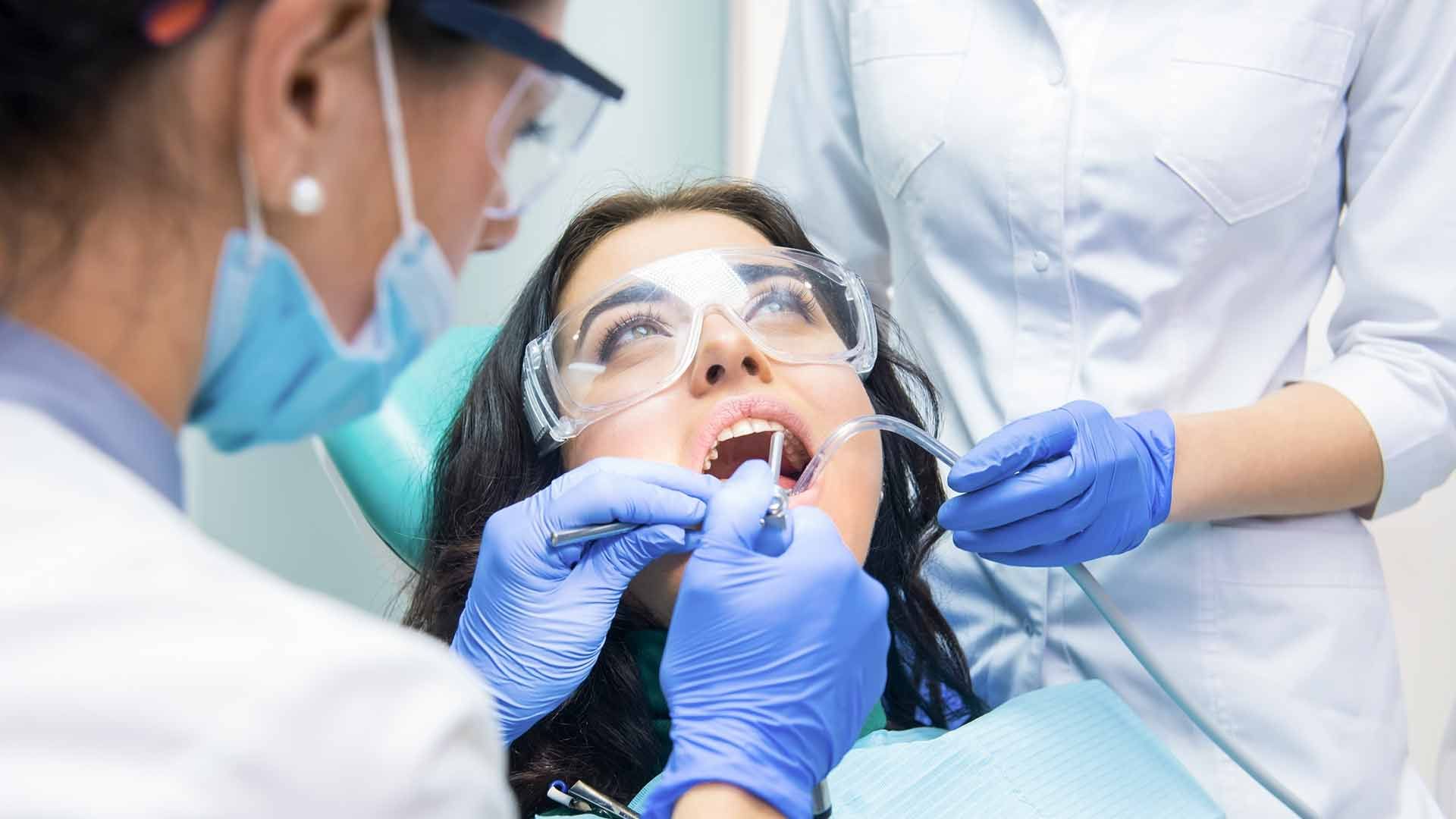 Cerrahi Diş Tedavisi- İstanbul Anadolu Yakası Kadıköy Diş Kliniği-Dr. Cansu Tor