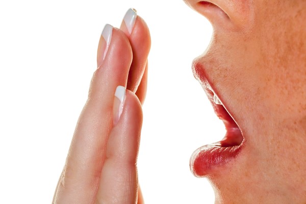 Halitosis (Ağız Kokusu) Neden Olur, Nasıl Geçer